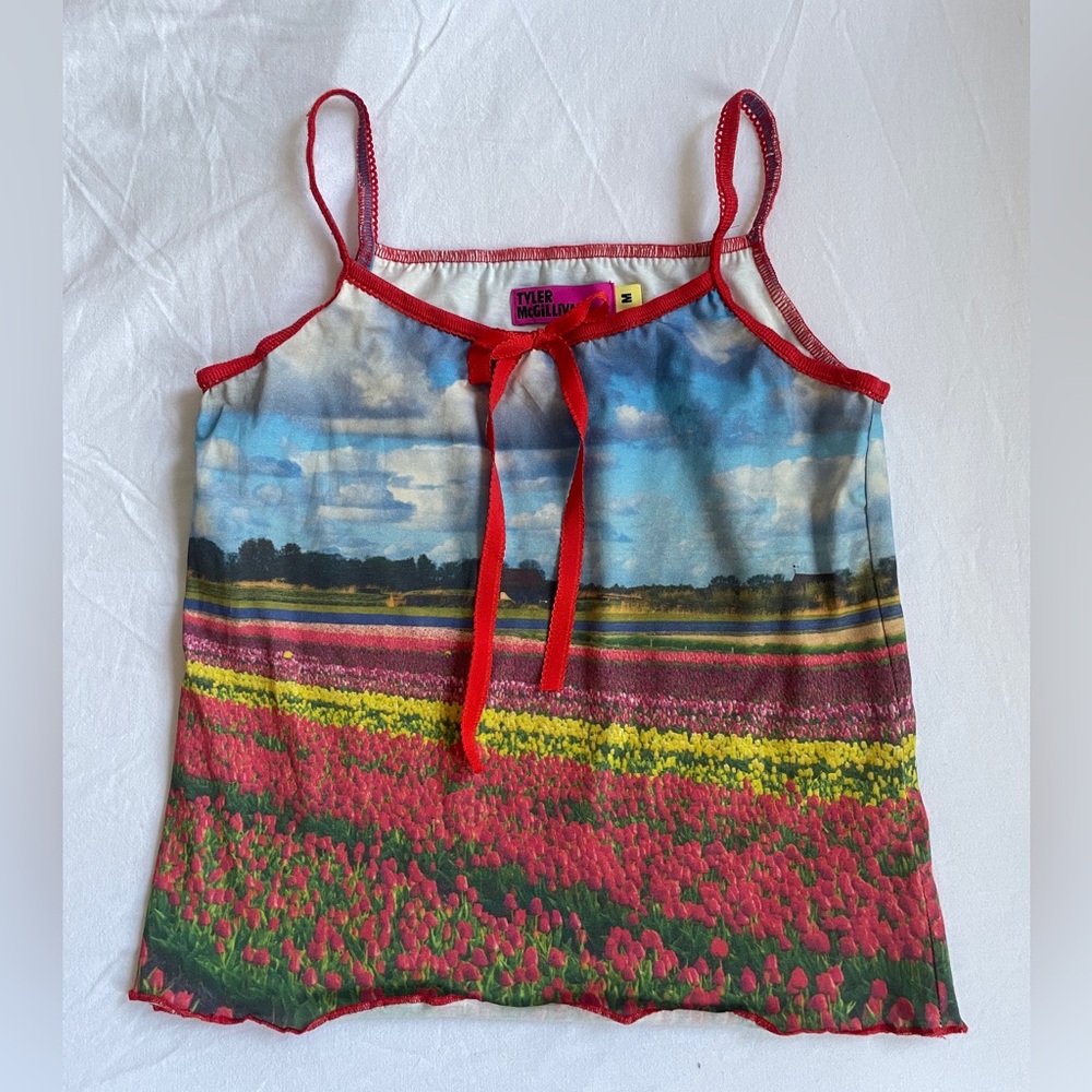 Tyler McGillivary tulip top